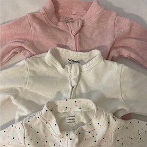Three Aablexema Footed Pajamas 
100% Cotton
Size 3-6m